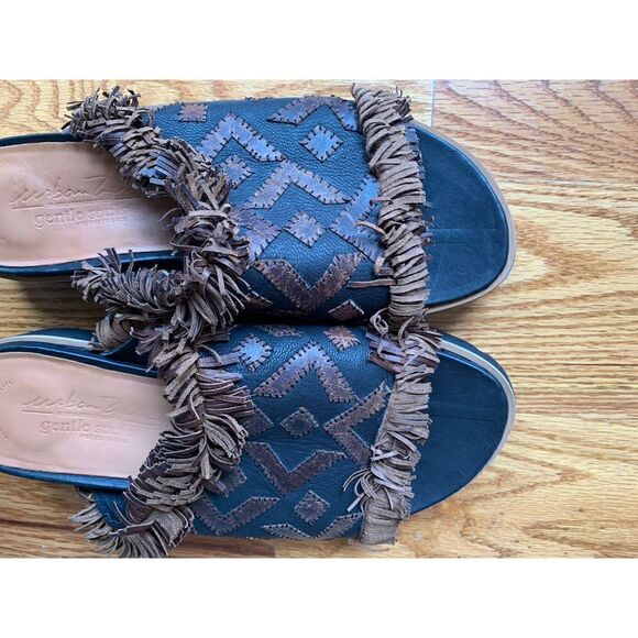 Rare Find! Gentle Souls by Kenneth Cole 🖤 - Picture 4 of 6